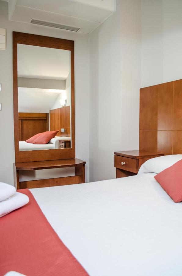 Hotel Jaques جاكا المظهر الخارجي الصورة